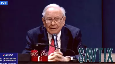 Warren Buffett Advocates for Trade as a Tool for Cooperation at Berkshire Hathaway Meeting
